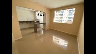 Apartamento de 2 dormitórios em prédio de 3 andares - R$ 340.000 - Santos