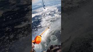 Поехали на рыбалку по-быстренькому Ч.6 #братскоеводохранилище #зимняярыбалка #лёд #лунка #рыбаки