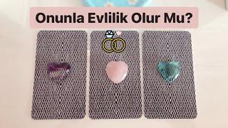 ONUNLA EVLİLİK OLUR MU? Onu Beklemeli Miyim? Benimle İlgili Niyeti Ne?  Tarot Okuması