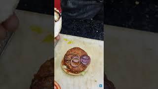 Delicious Mutton Burger in New Delhi.  #shorts #delhistreetfood.