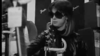 Suzi Quatro - All Shook Up Music Video