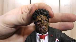 Leatherface Part 2 - MEZCO - Toy Review