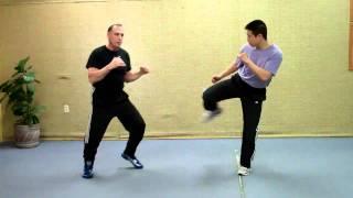 Jeet Kune Do - Rick Tucci demo and explains Jun Fan counters to the outside round kick