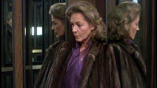 70 American movie with a woman in fur coat