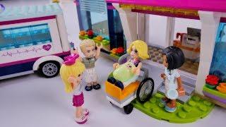 Stephanie's Mum is gicing birth in the hospital !!! - Fairytale with Lego Friends