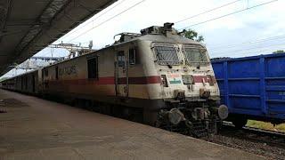 39148 LGD WAP7i gaining momentum through ADL hauling HWH YPR Express. 