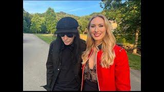 MICK MARS INVITES ME INTO HIS HOME TO SHOW ME HIS GUITAR COLLECTION