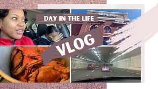 Day in the Life VLOG || Storage Viewing || Moore Life with Courtney || Storage Shopping