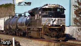 SD70ACe Throttles Up After Roll By On A Giant Manifest