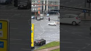 2 FuStW der Pol Wuppertal auf Einsatzfahrt #police #polizei #wuppertal