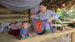 15-Year-Old Single Mother Tries To Work In Small House, Make Bamboo Furniture.