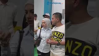 Irish Bella Berkunjung ke Pabrik Haldy Sabri, Gaya Modis dan Tetap Mesra!