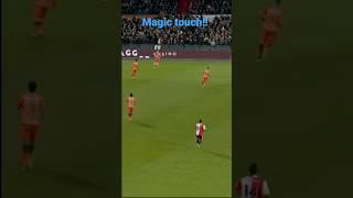 piękne przyjęcie piłki technique magic touch football bullaude Feyenoord eredivisie!!