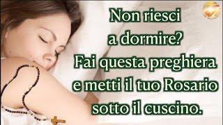 Non riesci a dormire? Fai questa preghiera e metti il tuo Rosario sotto il cuscino.