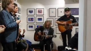 Scott McCaughey & Peter Buck - Revolution Blues - Tambourin Gallery, Tokyo, Japan, 8 Feb 17