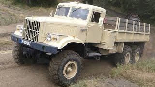 KrAZ 255b offroad beim Militärtechnik und Oldtimertreffen in Ohrsleben