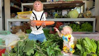 Bibi and Lala go to the market to buy vegetables and fruits with Mom!