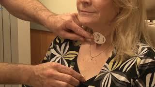 How to put a trach tube back in