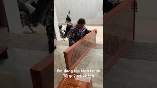 Bên Em đang lắp kính trả khách￼#tranhgo