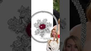 Брошь Cartier Шакиры #драгоценныекамни #cartier #драгоценности #шакира #голивуд #метгала