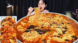 쫄깃쫄깃 오동통통 탱글탱글한 너구리 라면 먹방 아삭한 김치랑 단무지까지 | RAMYEON | MUKBANG | EATING SHOW | ASMR