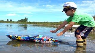 RC ADVENTURES - NEW Capt. MOE & his 1ST HUGE SPEED BOAT Experience - TRAXXAS SPARTAN #ProudParenting