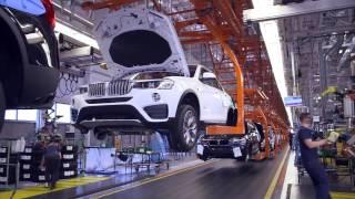 巨大なBMW X3とX4 SUVの生産ライン