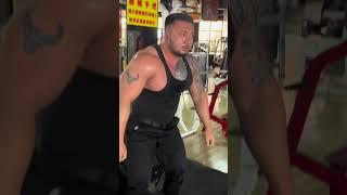 Chinese muscle daddy daily workout. 靓仔出门了#要做一个猛男 #脂包肌 #健身打卡 #交出你的健身作业 #日常训练