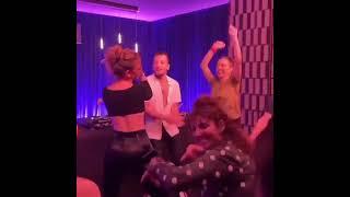 Serenay Sarıkaya Kalça Dansı olay oldu. Serenay dans şov