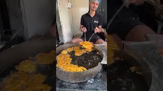 Old Famous Jalebi Wala Dariba Kalan Chandni Chowk #streetfood #food #trending #jalebi #chandnichowk