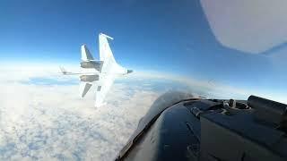 Российский истребитель Су-35С сильно напугал пилота американского F-16