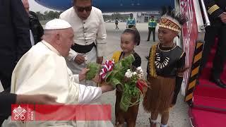 El Papa Francisco llega a Indonesia