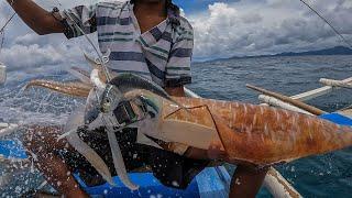 Makalumang pamamaraan sa paghuli ng pusit.