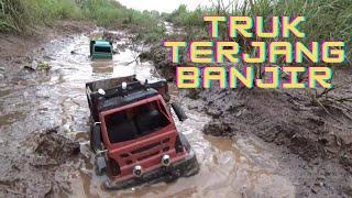 Begini jadinya kalau Truk nekat terjang jalanan banjir || Simulasi || Truk Oleng