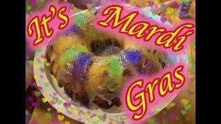King Cake! Cinnamon rolls? So easy!!