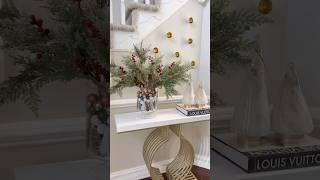 Easy Christmas centerpiece #holidaydecorating #christmasdecorations #christmas #holidaydecor #home