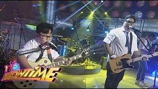 Jugs Mini Me & Itchyworms on It's Showtime stage