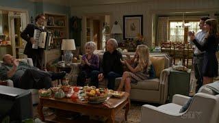 Georgie & Mandy's First Marriage | S01 E05 | Thanksgiving at McAlister House