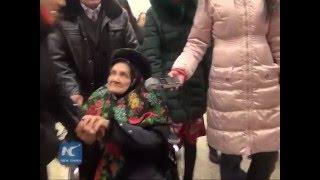 106-year-old Uyghur lady tours Tian'anmen gate tower