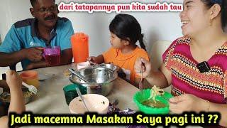 Beginilah tatapan suami saat menjawab pertanyaan saya saat kami makan