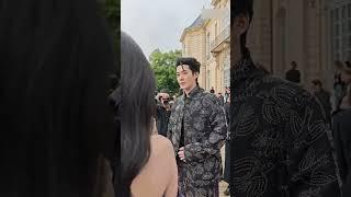 [周也] Zhou Ye chatting with Dior China division head and Deng Wei outside Paris Fashion Week dior