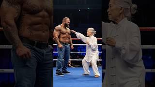 At the age of 85, he entered the battle and his leg technique crushed the strong man #kungfu #fight