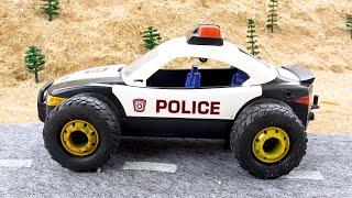 Falling police car wheels rescue by tow tractor | BIBO TOYS