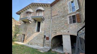 CD1007 Elegant castle house in the hills between Perugia and Assisi