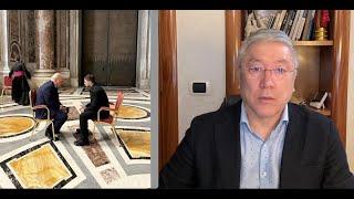 Проститься с Папой римским пришли 92 глав государств. Уходя он свел на 15 минут двоих.
