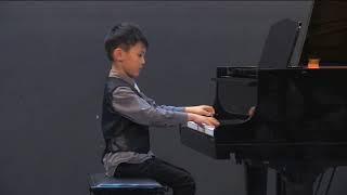 “‘O Sole Mio’ played by Ryan wang