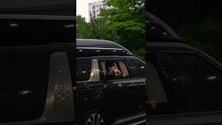 #부산가족공감콘서트2025.6.21#세상젤귀한 안성훈 가수님 퇴근길 조심히가요. 팬님들 저녁먹으라는 손끝으로 전해지는 마음