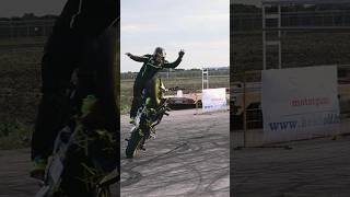 Unbelievable motorbike wheelie stunt #onewheeltricks #motorcyclestunt