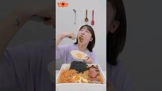틈새비김면!! 토핑추가해서!! 한입만!!!!