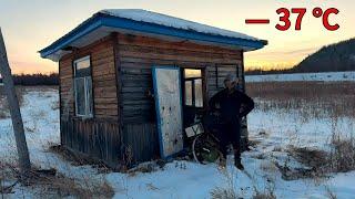 冬季騎行東北去漠河，野外撿到廢棄小木屋住一晚，生火取暖做飯吃